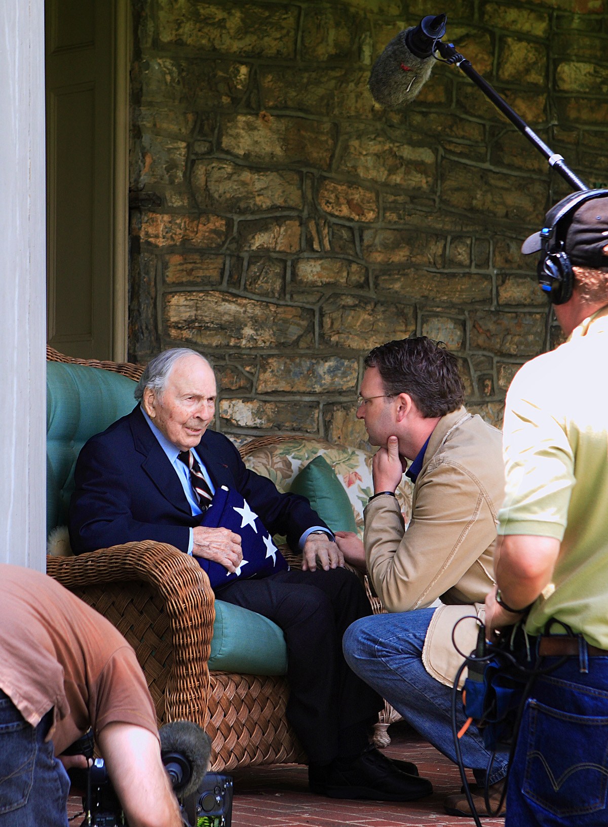 David DeJonge speaking closely with Frank Buckles at Gap View Farm in 2007