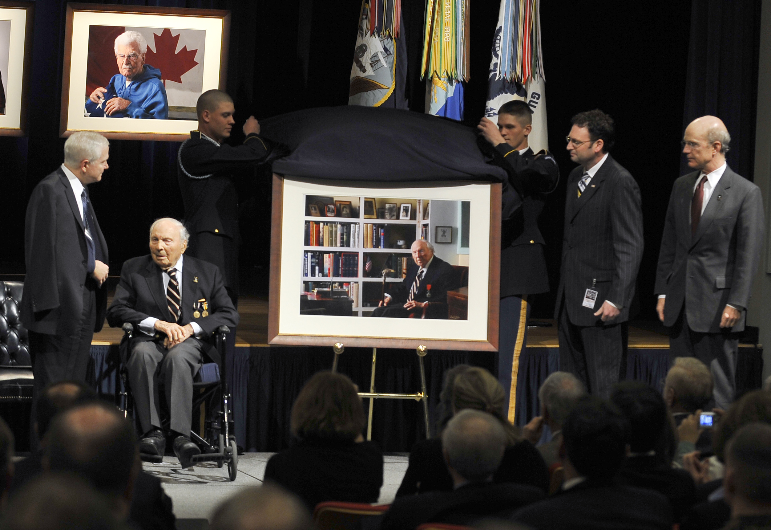 Frank Buckles, David DeJonge, and Secretary of Defense Robert Gates during the Pentagon portrait unveiling